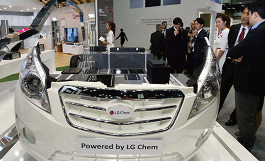 70돌 맞은 LG, 미래 동력은 ‘자동차 부품·에너지’